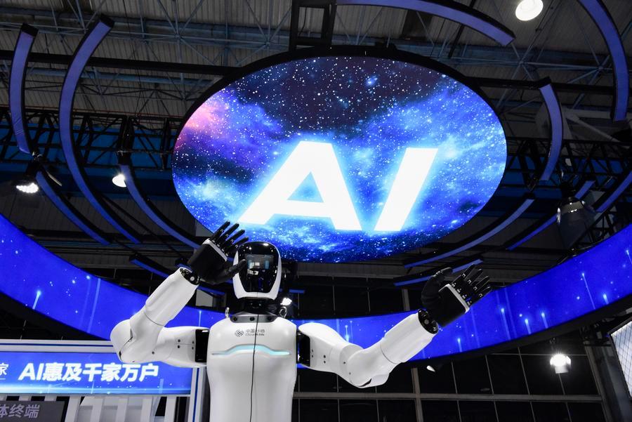 AI ROBOT DISPLAY XINHUA.jpg