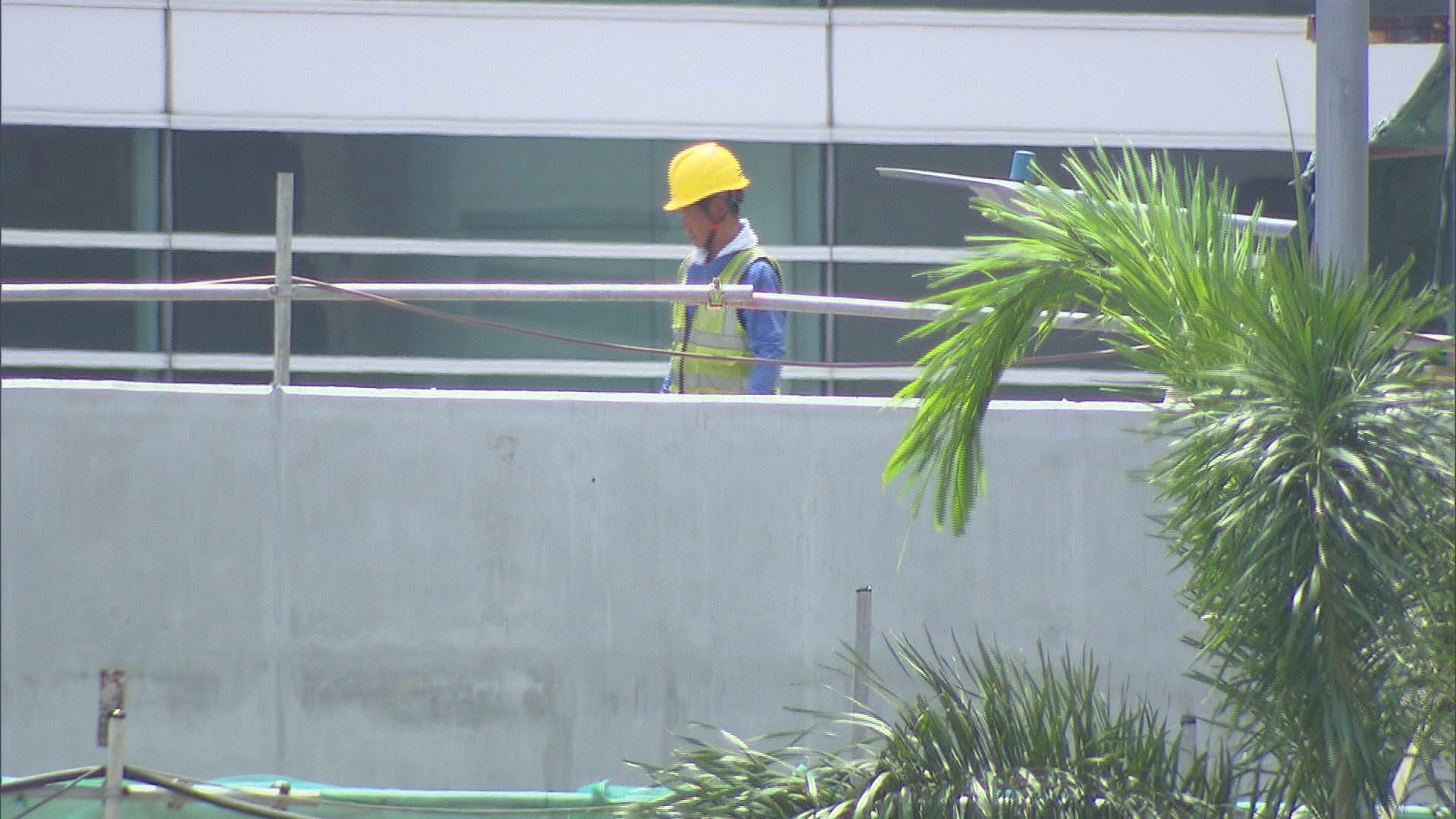 WORKER.JPG
