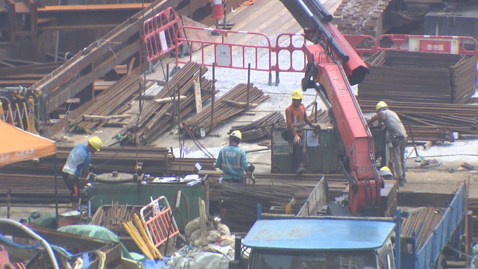 Picture_J.HOT.WORKER.REAX-2200_001.jpg