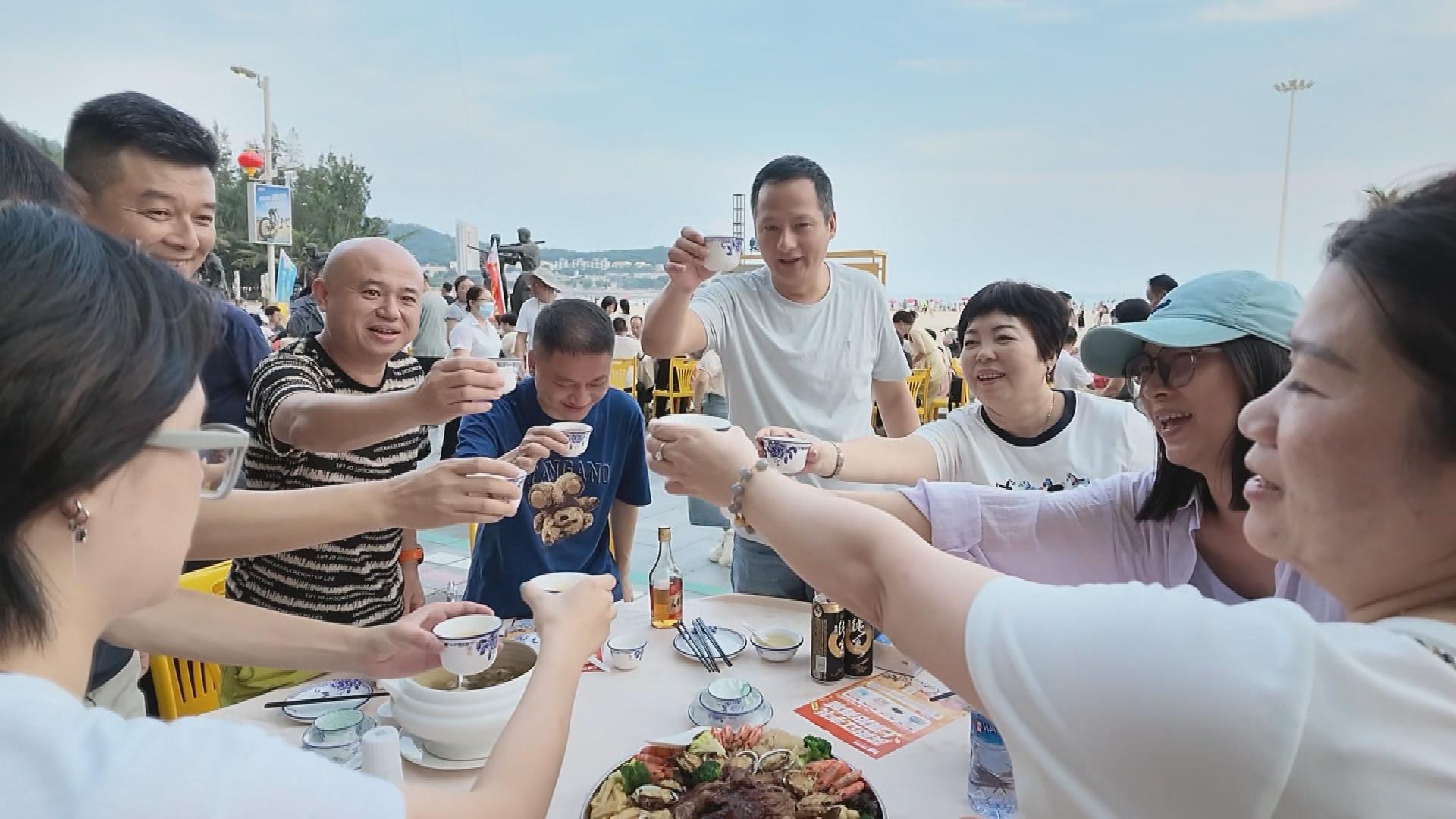 Picture_J.YJ.CULTURE-HOLD_002.jpg