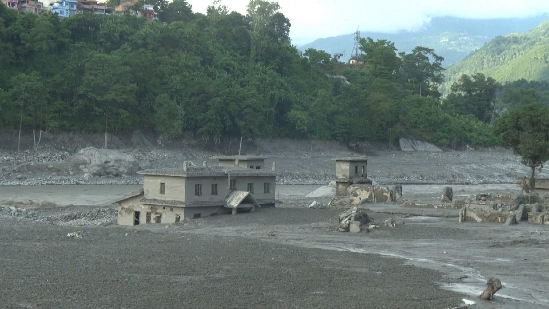 Picture_J.VAR.MUDSLIDE 2300..jpg